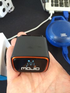 Mojio社のSIM内蔵OBD-IIデバイス
