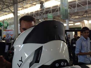 Skully社のSmart Helmetの後方カメラ