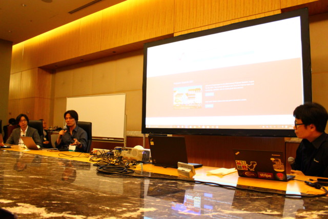 左からMozilla Japan 技術戦略マネージャ 浅井智也氏、Google デベロッパーアドボケート 北村英志氏、日本マイクロソフト デベロッパーエヴァンジェリズム統括本部 物江修氏